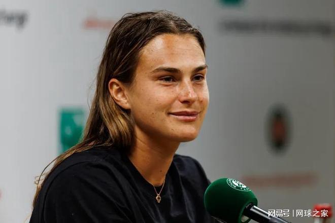 足球面临的 足球面临的