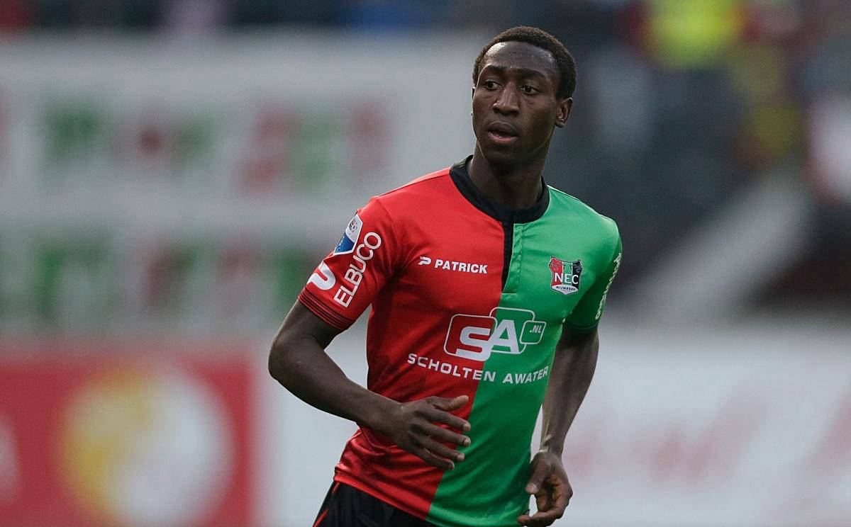 汤普森在无 汤普森在无