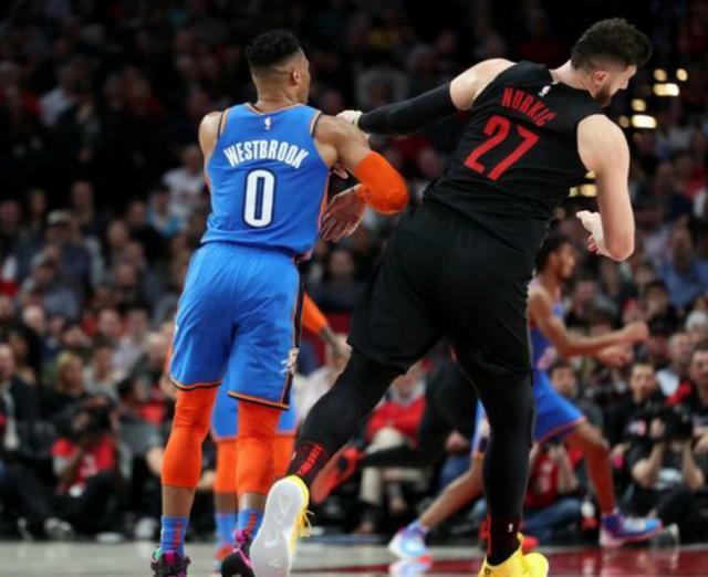 被绿军连续 被绿军连续