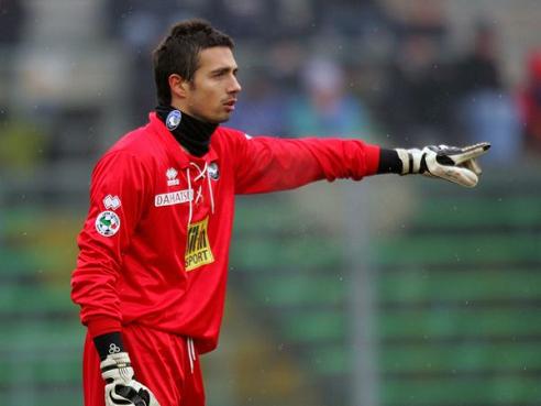 四缝抬眼 四缝抬眼